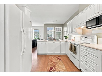 15037 58 Avenue | Surrey British Columbia | Slide Image Eight