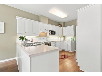 15037 58 Avenue | Surrey British Columbia | Slide Image Nine