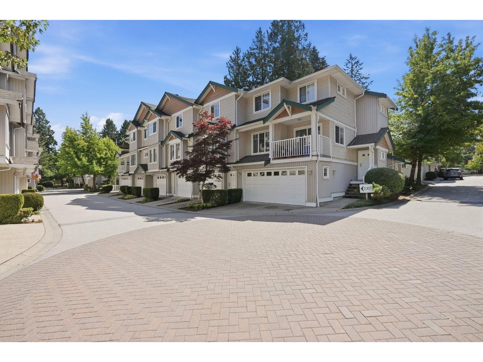 12711 64 Avenue, Surrey, British Columbia V3W 1X1