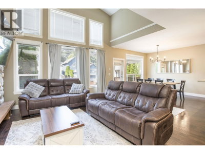 10337 243A Street | Maple Ridge British Columbia | Slide Image Six