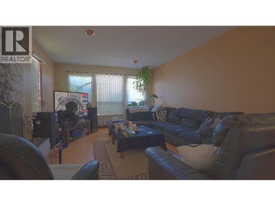 7700 SCHAEFER Avenue | Richmond British Columbia | Slide Image Five