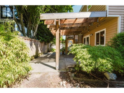 4725 CEDAR TREE Lane | Delta British Columbia | Slide Image Thirty-three