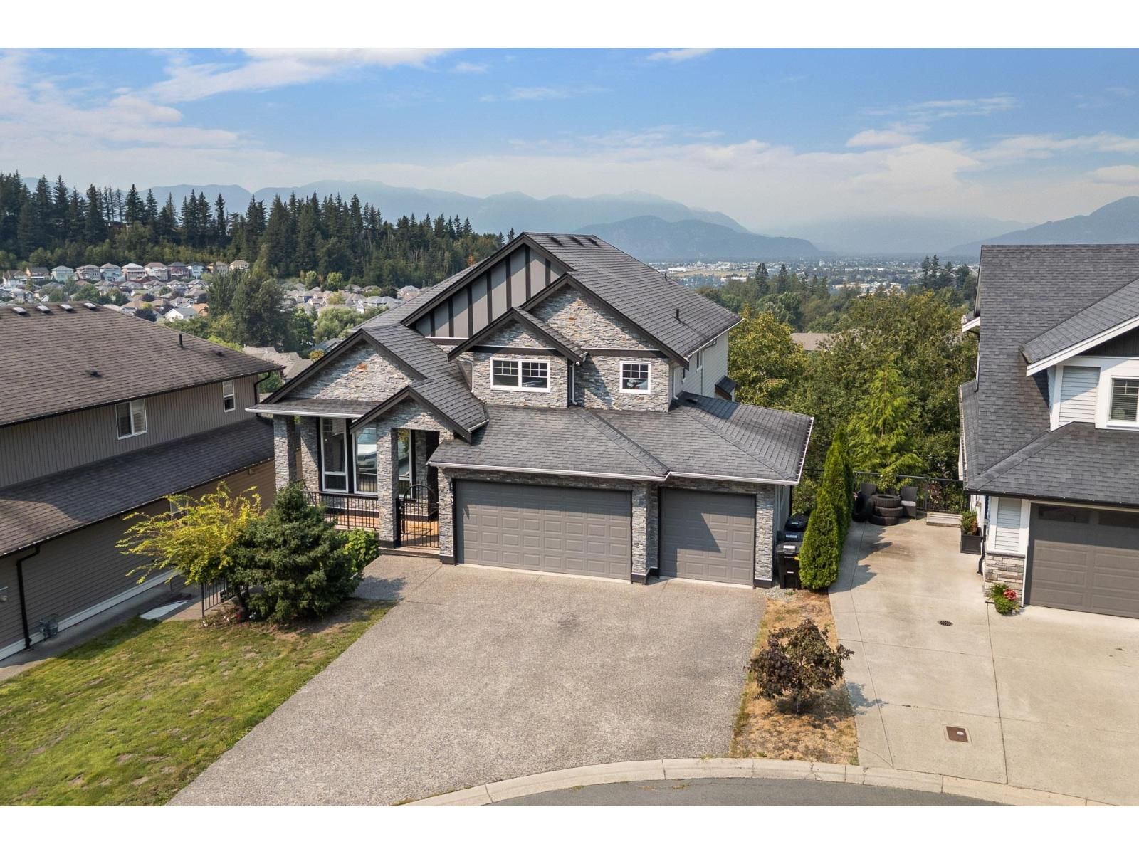 46307 TOURNIER Place, Chilliwack, British Columbia V2R 6A2