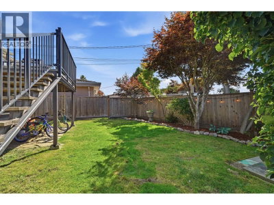 6876 HYCREST Drive | Burnaby British Columbia | Slide Image Twenty