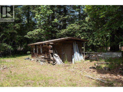 8127 REDROOFFS Road | Halfmoon Bay British Columbia | Slide Image Nine