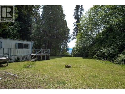 8127 REDROOFFS Road | Halfmoon Bay British Columbia | Slide Image Ten