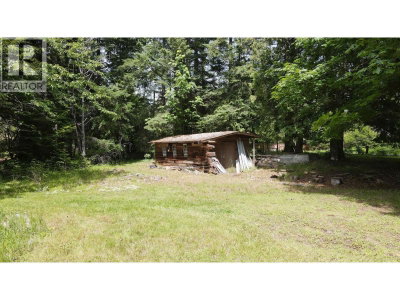 8127 REDROOFFS Road | Halfmoon Bay British Columbia | Slide Image Eighteen