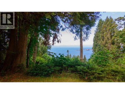 8127 REDROOFFS Road | Halfmoon Bay British Columbia | Slide Image Two