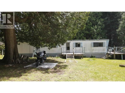 8127 REDROOFFS Road | Halfmoon Bay British Columbia | Slide Image Nineteen