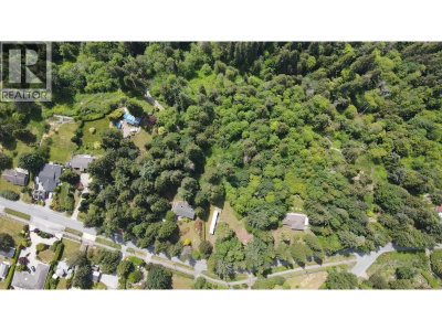 8127 REDROOFFS Road | Halfmoon Bay British Columbia | Slide Image Six