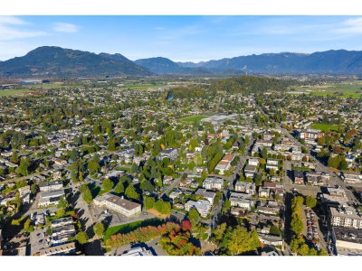 9430 YOUNG Road | Chilliwack British Columbia | Slide Image Six