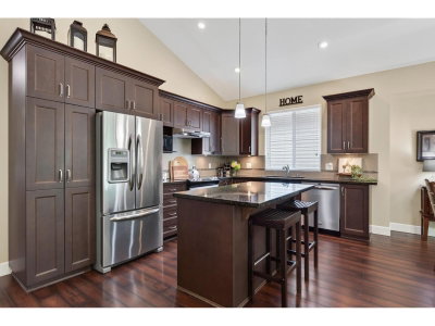 45868 FOXRIDGE Crescent | Chilliwack British Columbia | Slide Image Twelve