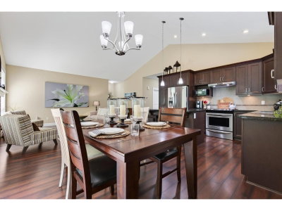 45868 FOXRIDGE Crescent | Chilliwack British Columbia | Slide Image Seventeen
