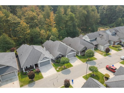45868 FOXRIDGE Crescent | Chilliwack British Columbia | Slide Image Forty