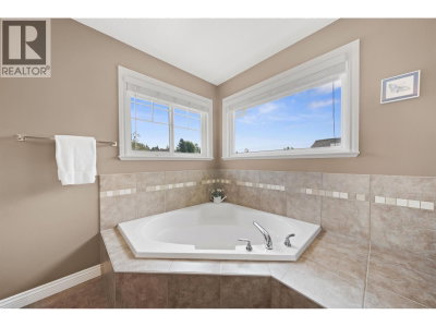 13175 239B Street | Maple Ridge British Columbia | Slide Image Eighteen