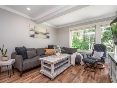 1873 LILAC Drive | Surrey British Columbia | Slide Image Fourteen