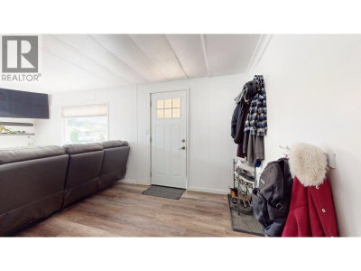 39884 GOVERNMENT Road | Squamish British Columbia | Slide Image Ten