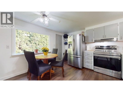 39884 GOVERNMENT Road | Squamish British Columbia | Slide Image Twelve