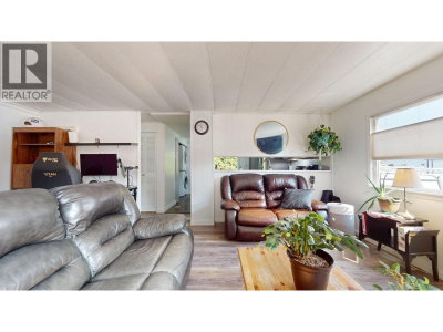 39884 GOVERNMENT Road | Squamish British Columbia | Slide Image Seven