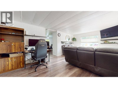 39884 GOVERNMENT Road | Squamish British Columbia | Slide Image Nine