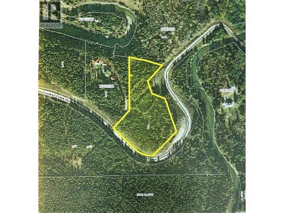 4 CROOKED CREEK Road | Valemount British Columbia | Slide Image Seven