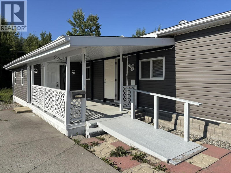 562 ELM Street Quesnel British Columbia, V2J 1X3 - 2 Bedrooms Home For Sale