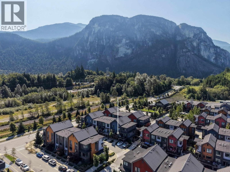 1374 MARINASIDE Place Squamish British Columbia, V8B 1A8 - 3 Bedrooms Condo For Sale