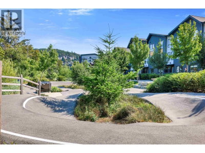 1374 MARINASIDE Place | Squamish British Columbia | Slide Image Eleven