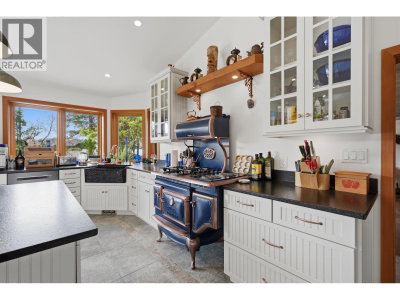 9219 HYDAWAY Road | Halfmoon Bay British Columbia | Slide Image Twelve