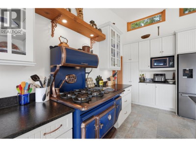 9219 HYDAWAY Road | Halfmoon Bay British Columbia | Slide Image Thirteen