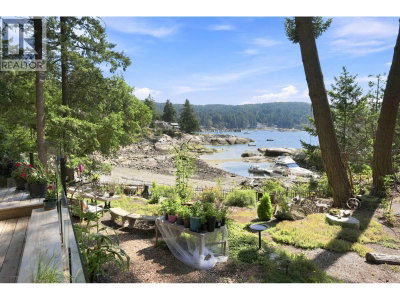 9219 HYDAWAY Road | Halfmoon Bay British Columbia | Slide Image Three