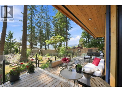 9219 HYDAWAY Road | Halfmoon Bay British Columbia | Slide Image Five