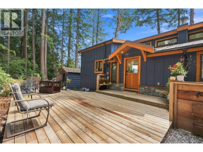 9219 HYDAWAY Road | Halfmoon Bay British Columbia | Slide Image Nine