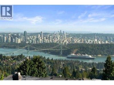 1424 SANDHURST Place | West Vancouver British Columbia | Slide Image Ten
