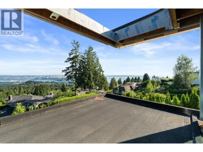 1424 SANDHURST Place | West Vancouver British Columbia | Slide Image Twelve