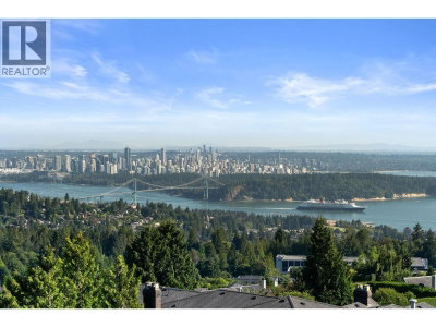 1424 SANDHURST Place | West Vancouver British Columbia | Slide Image Nine