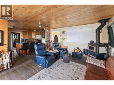 52200 LLOYD Drive | Cluculz Lake British Columbia | Slide Image Eight