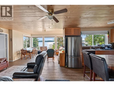 52200 LLOYD Drive | Cluculz Lake British Columbia | Slide Image Nine