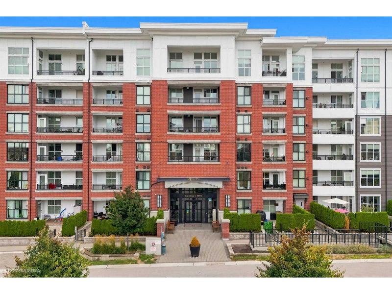 8150 207 Street Langley British Columbia, V2Y 4J4 - 2 Bedrooms Condo For Sale