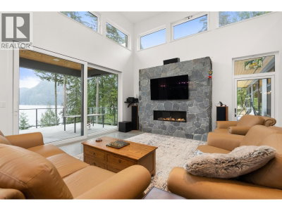 103 WITHERBY Road | Gibsons British Columbia | Slide Image Six