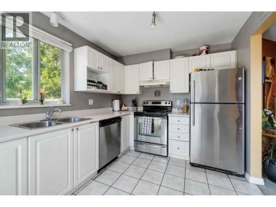 2551 PARKVIEW Lane | Port Coquitlam British Columbia | Slide Image Twelve