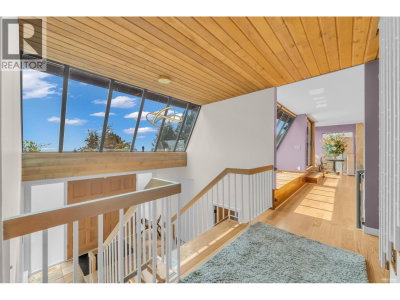 1315 TYROL Road | West Vancouver British Columbia | Slide Image Thirteen