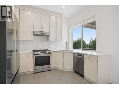 416 TRINITY Street | Coquitlam British Columbia | Slide Image Nine