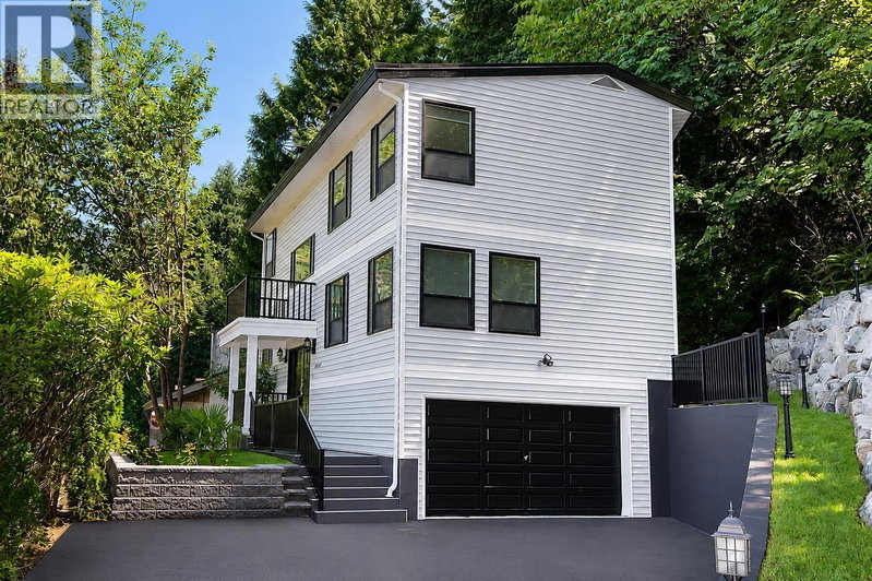 5530 GREENLEAF Road West Vancouver British Columbia, V7W 1N6 - 3 Bedrooms Home For Sale