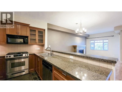 7388 MACPHERSON Avenue | Burnaby British Columbia | Slide Image Four