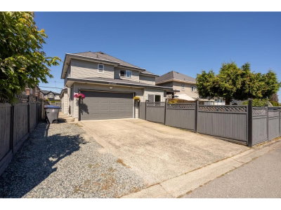 13486 64 Avenue | Surrey British Columbia | Slide Image Forty