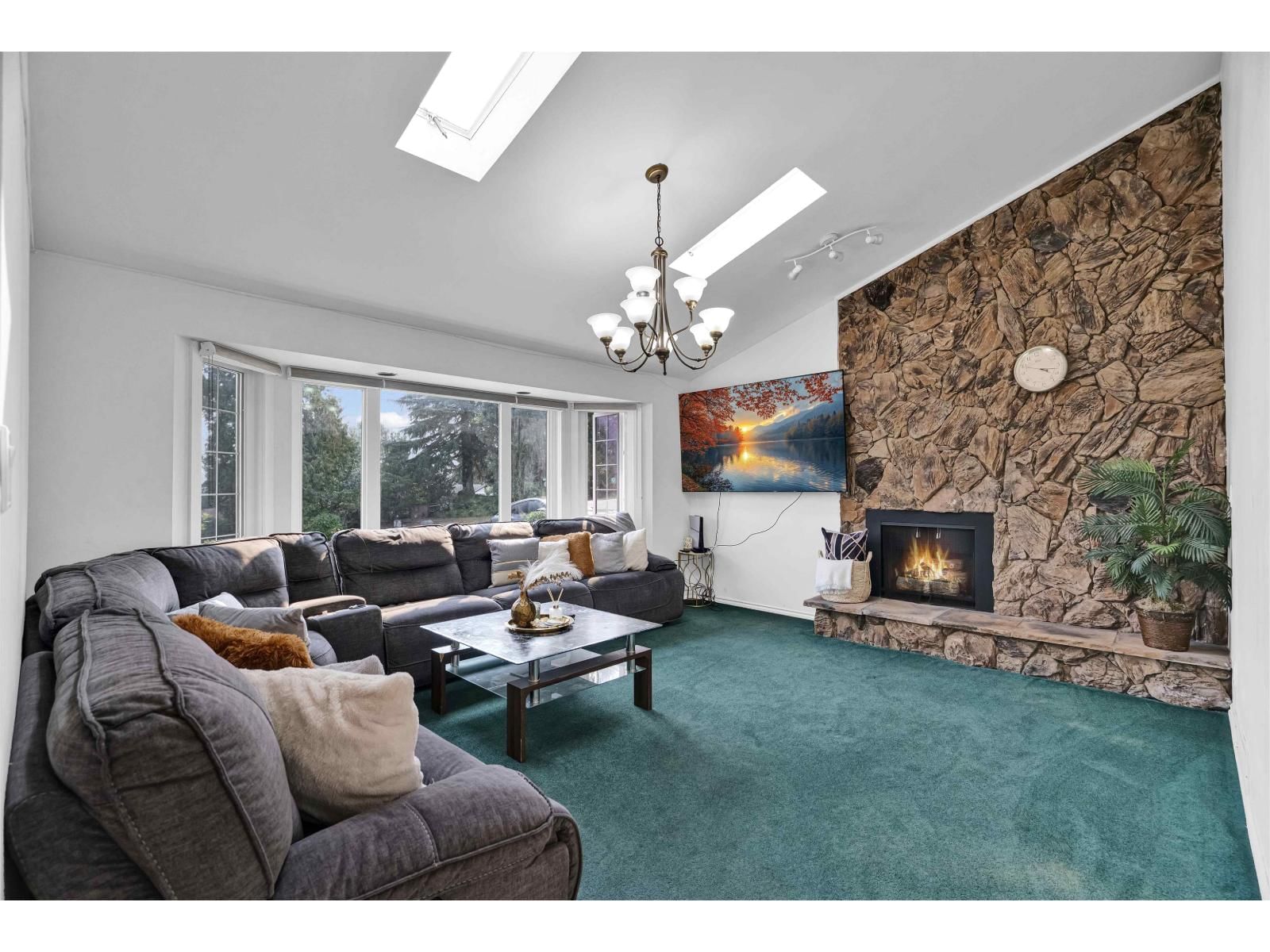 12921 SOUTHRIDGE Drive, Surrey, British Columbia V3X 3C7