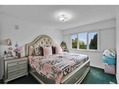 12921 SOUTHRIDGE Drive | Surrey British Columbia | Slide Image Eleven