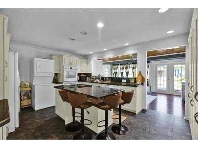 12921 SOUTHRIDGE Drive | Surrey British Columbia | Slide Image Six