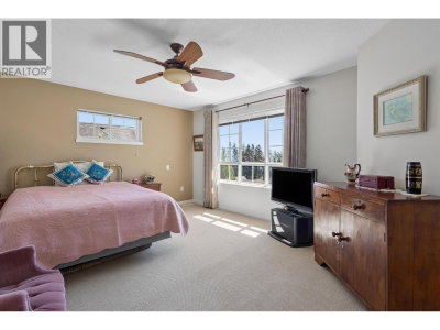 2200 PANORAMA Drive | Port Moody British Columbia | Slide Image Thirteen